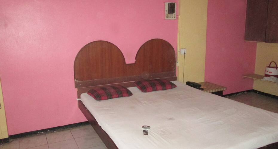 Hotel Sanket Lodging And Boarding, Solapur 2